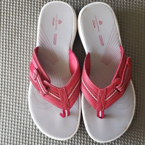 Clarks Women's Red and White Sandals - Picture 3 of 6